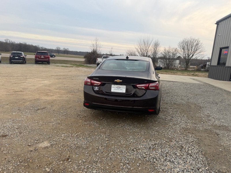 Chevrolet Malibu Vehicle Full-screen Gallery Image 4