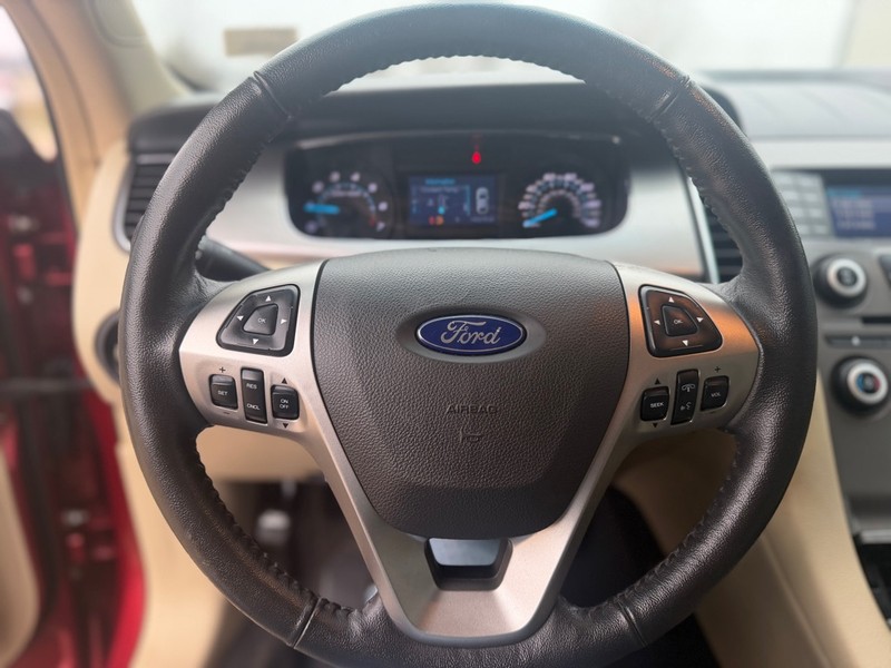 Ford Taurus Vehicle Full-screen Gallery Image 9