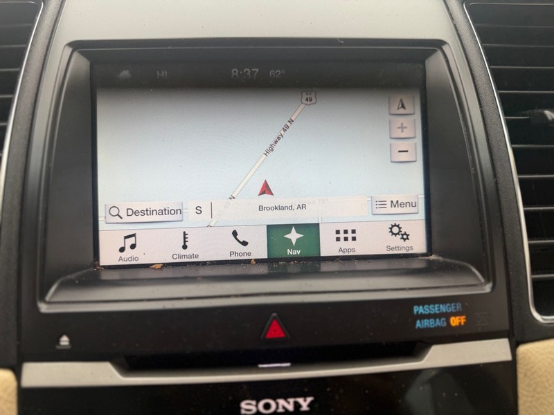 Ford Taurus Vehicle Full-screen Gallery Image 8