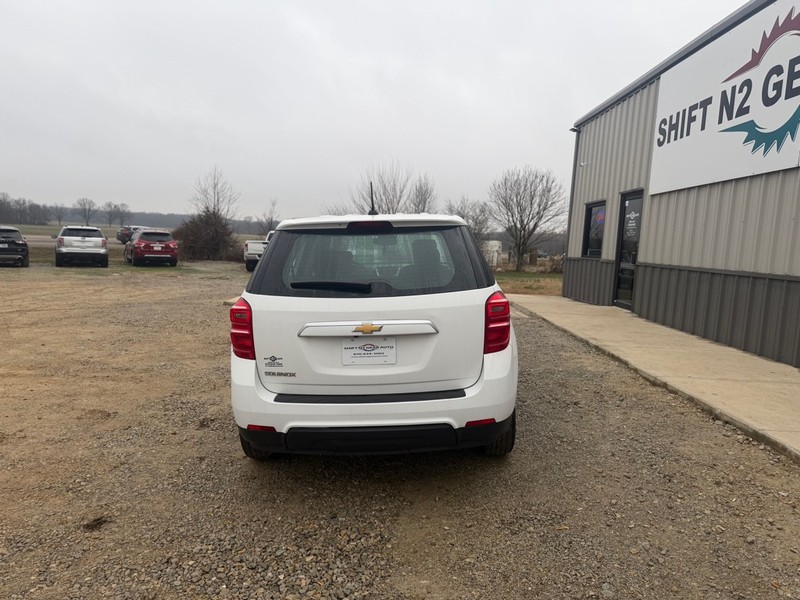 Chevrolet Equinox Vehicle Full-screen Gallery Image 4