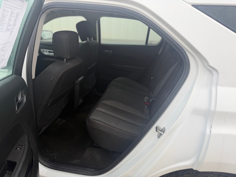 Chevrolet Equinox Vehicle Full-screen Gallery Image 5