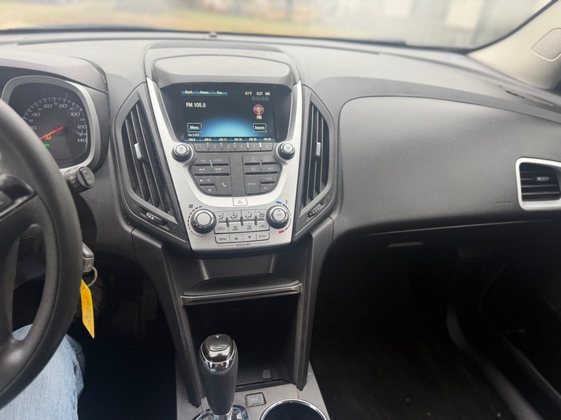 Chevrolet Equinox Vehicle Full-screen Gallery Image 7