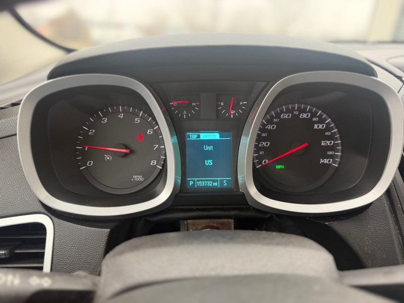 Chevrolet Equinox Vehicle Full-screen Gallery Image 10