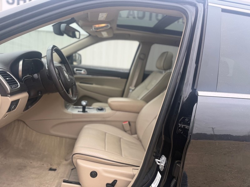 Jeep GRAND CHEROKEE Vehicle Full-screen Gallery Image 6