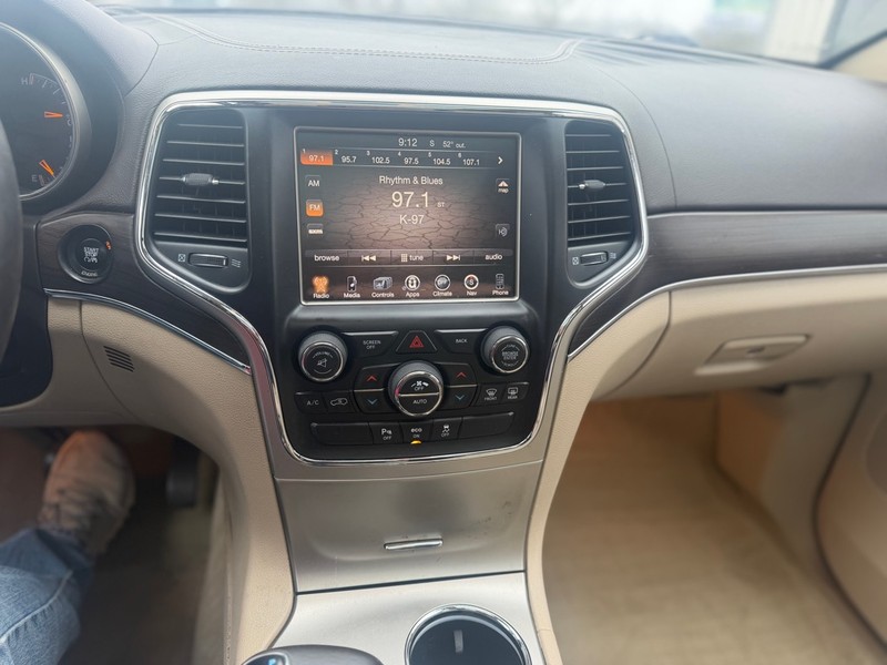 Jeep GRAND CHEROKEE Vehicle Full-screen Gallery Image 7