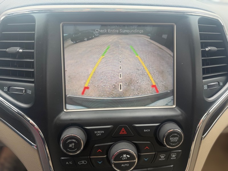 Jeep GRAND CHEROKEE Vehicle Full-screen Gallery Image 8