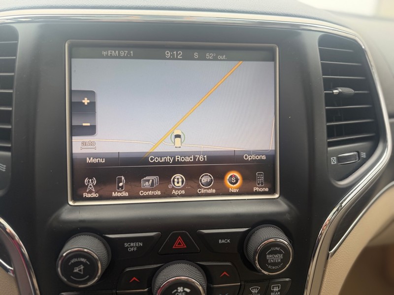 Jeep GRAND CHEROKEE Vehicle Full-screen Gallery Image 9