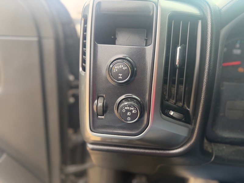 Chevrolet SILVERADO 1500 Vehicle Full-screen Gallery Image 9