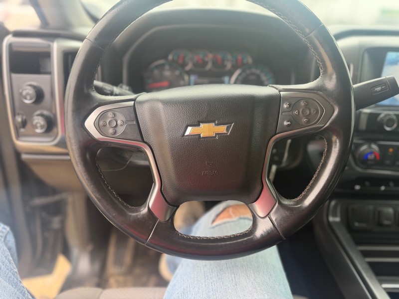 Chevrolet SILVERADO 1500 Vehicle Full-screen Gallery Image 10