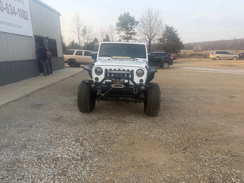 Jeep Wrangler Unlimited Vehicle Full-screen Gallery Image 2