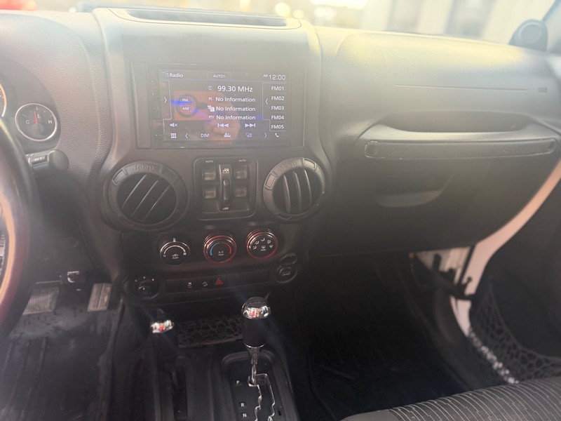 Jeep Wrangler Unlimited Vehicle Full-screen Gallery Image 7