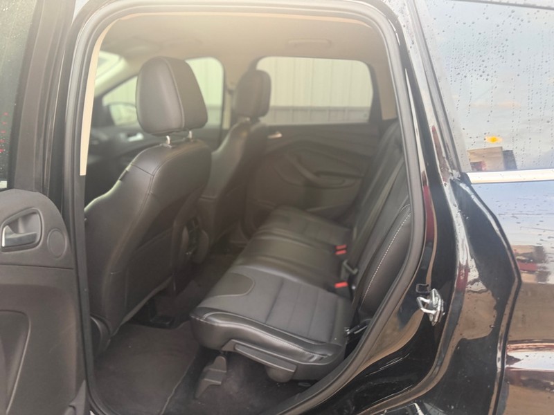 Ford Escape Vehicle Full-screen Gallery Image 5