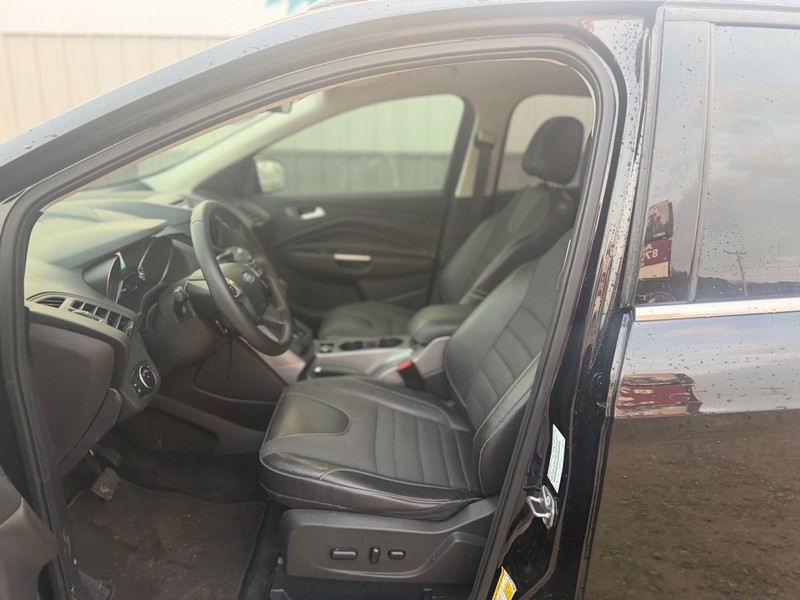 Ford Escape Vehicle Full-screen Gallery Image 6