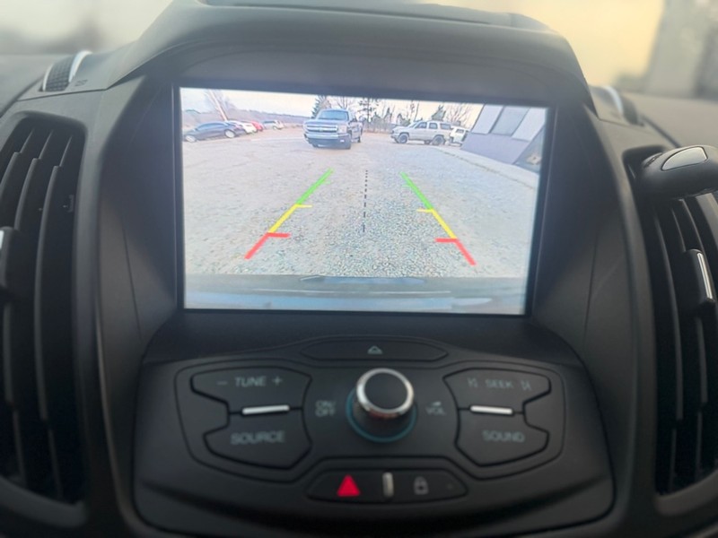 Ford Escape Vehicle Full-screen Gallery Image 8