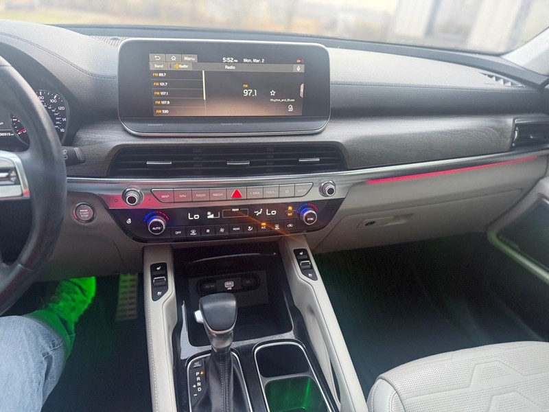 Kia Telluride Vehicle Full-screen Gallery Image 8