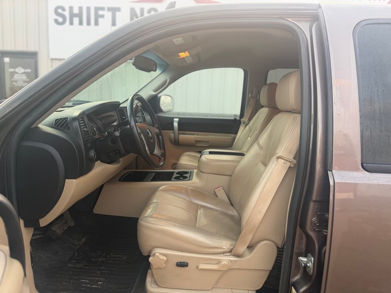 Chevrolet Silverado 1500 Vehicle Full-screen Gallery Image 6