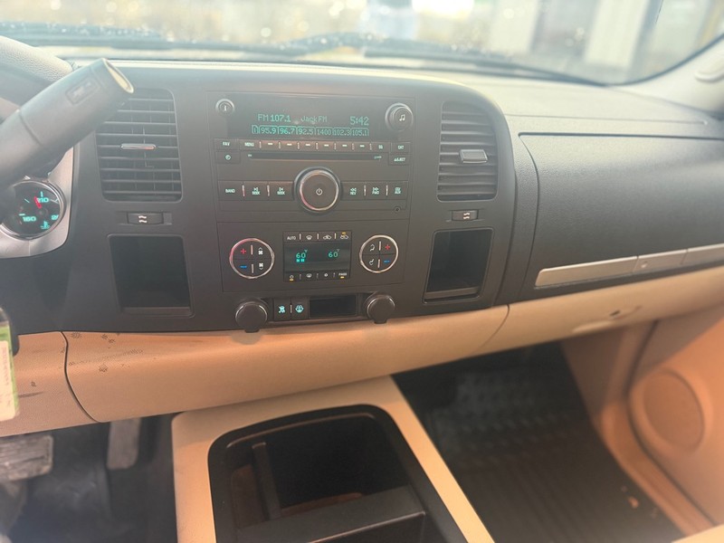 Chevrolet Silverado 1500 Vehicle Full-screen Gallery Image 7