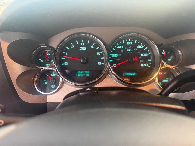 Chevrolet Silverado 1500 Vehicle Full-screen Gallery Image 9