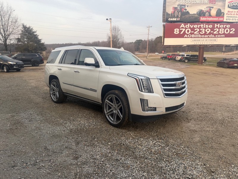 Cadillac Escalade Vehicle Full-screen Gallery Image 3