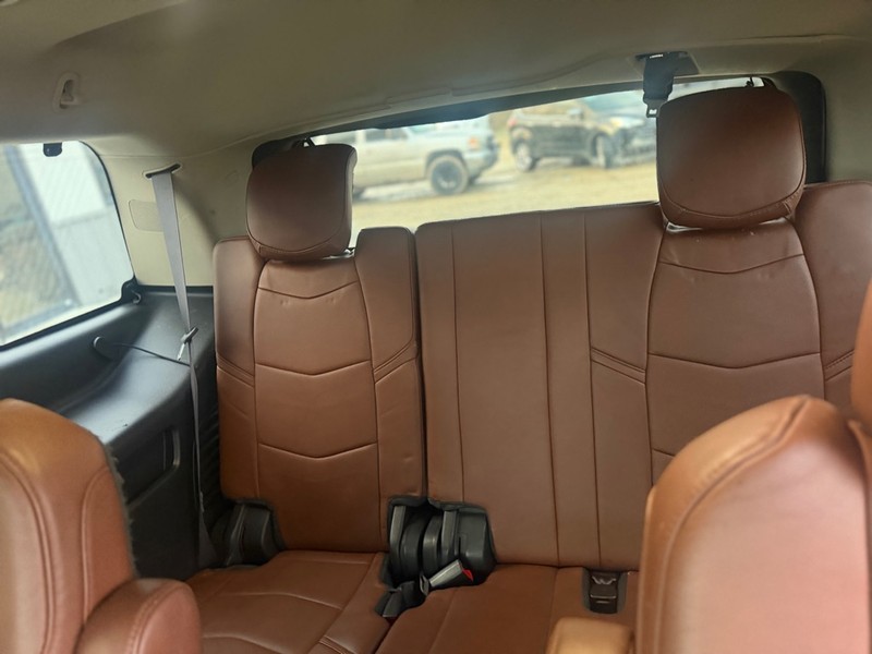 Cadillac Escalade Vehicle Full-screen Gallery Image 5