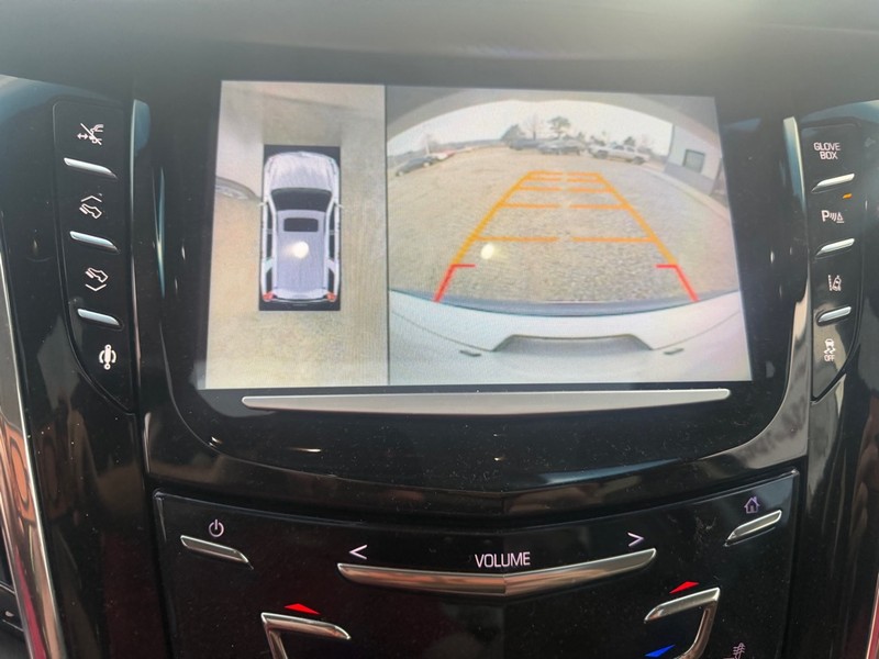 Cadillac Escalade Vehicle Full-screen Gallery Image 9