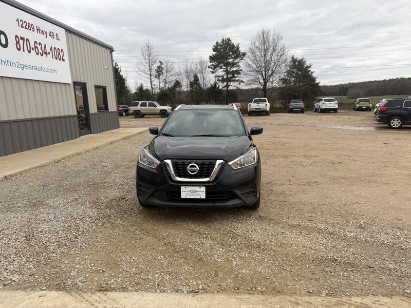 Nissan Kicks Vehicle Full-screen Gallery Image 2