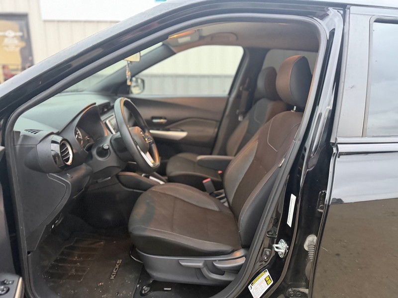 Nissan Kicks Vehicle Full-screen Gallery Image 6