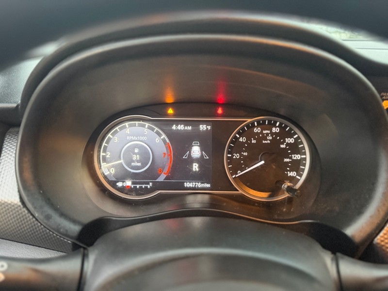 Nissan Kicks Vehicle Full-screen Gallery Image 10