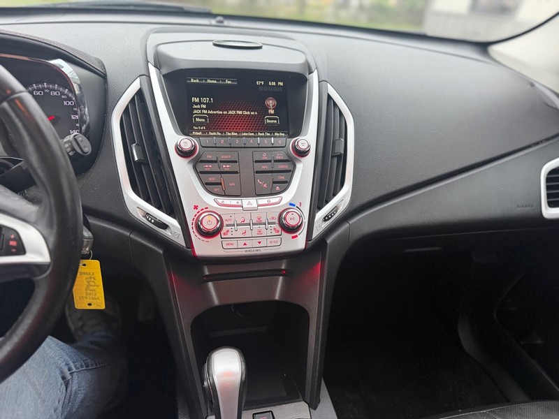 GMC Terrain Vehicle Full-screen Gallery Image 7