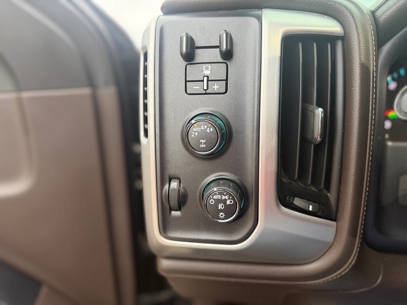 GMC Sierra 1500 Vehicle Full-screen Gallery Image 10