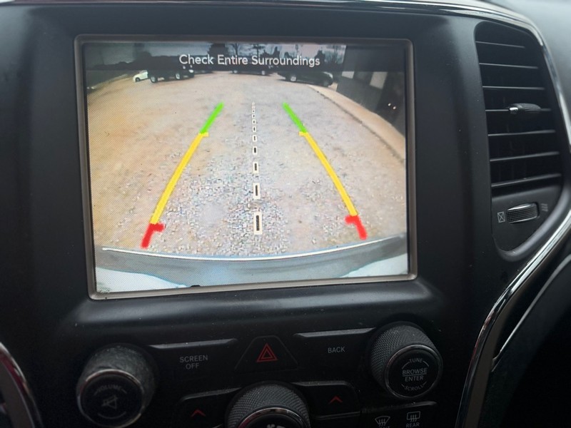 Jeep Grand Cherokee Vehicle Full-screen Gallery Image 8