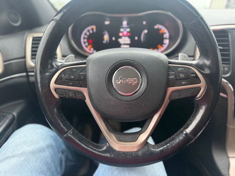 Jeep Grand Cherokee Vehicle Full-screen Gallery Image 11