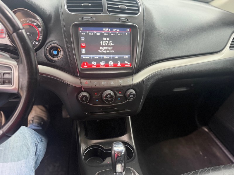 Dodge Journey Vehicle Full-screen Gallery Image 8