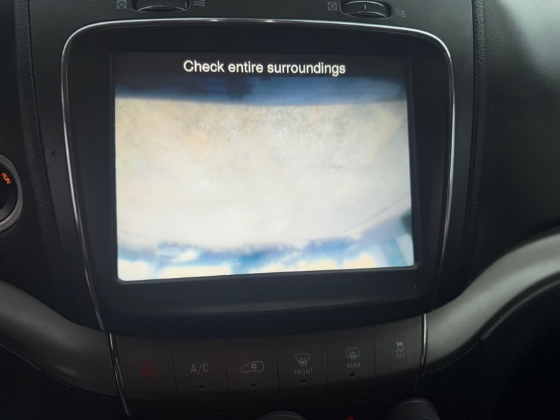 Dodge Journey Vehicle Full-screen Gallery Image 9