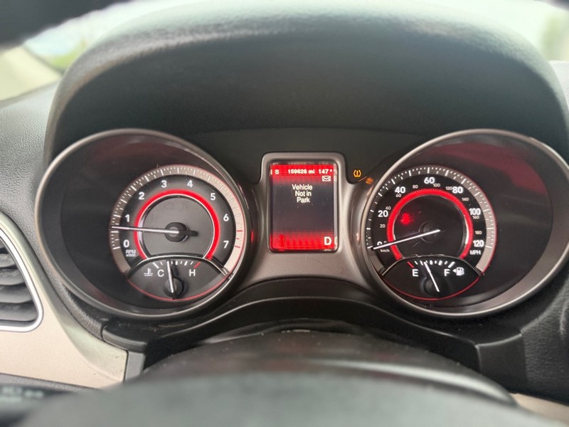 Dodge Journey Vehicle Full-screen Gallery Image 11