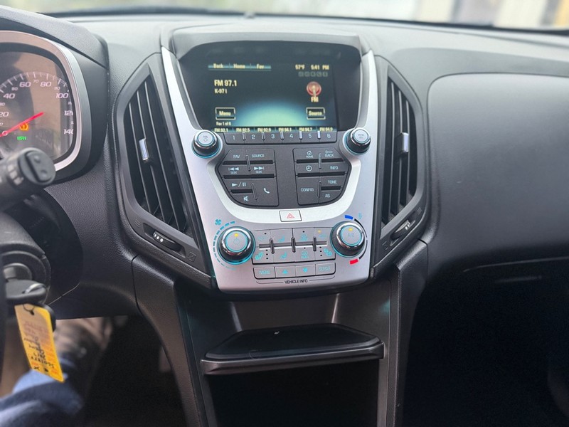 Chevrolet Equinox Vehicle Full-screen Gallery Image 7