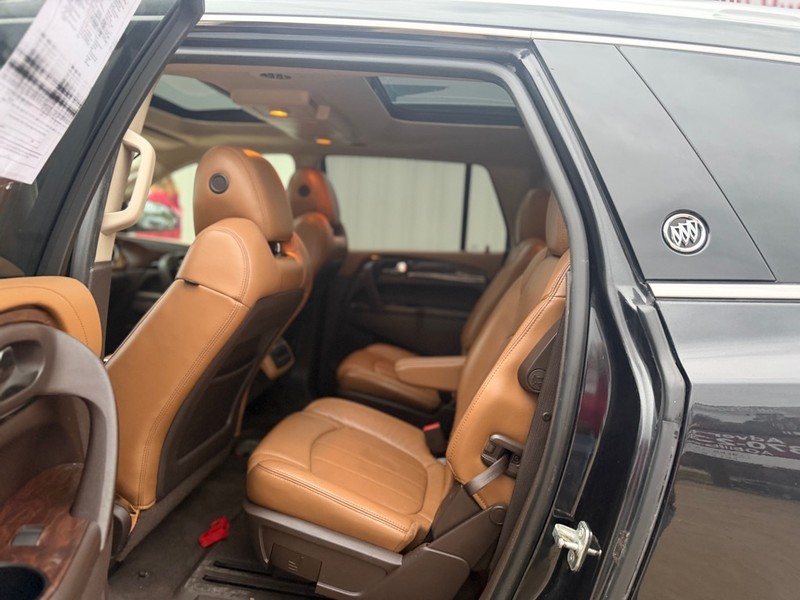 Buick Enclave Vehicle Full-screen Gallery Image 6