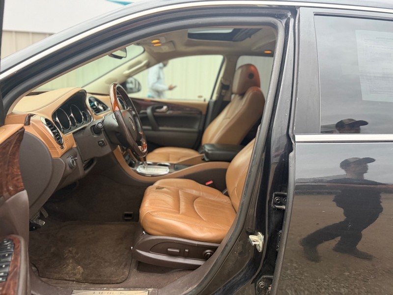 Buick Enclave Vehicle Full-screen Gallery Image 7