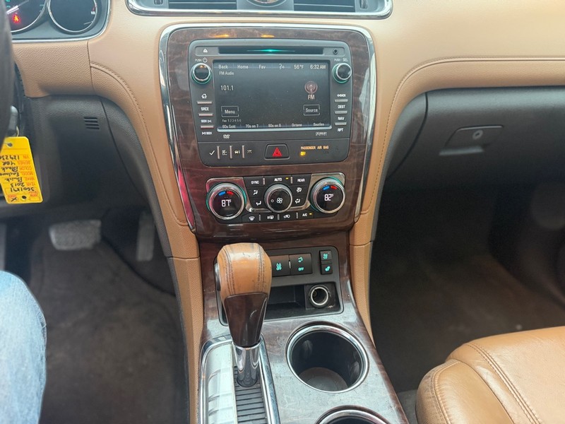 Buick Enclave Vehicle Full-screen Gallery Image 8