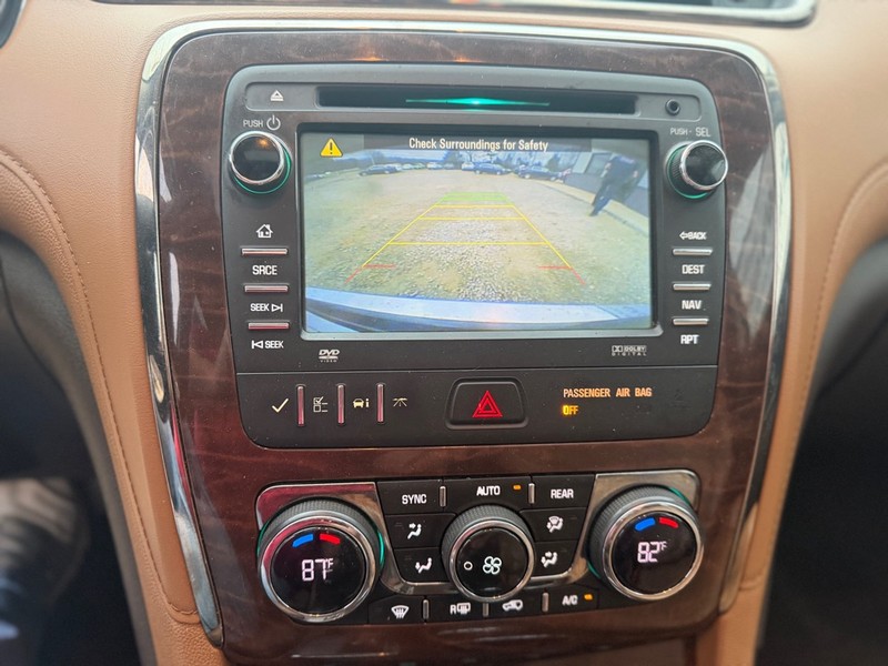 Buick Enclave Vehicle Full-screen Gallery Image 9