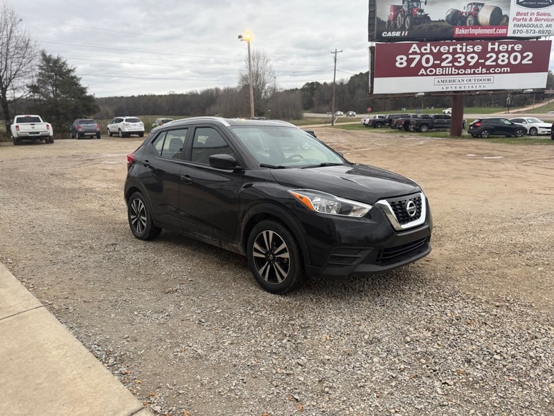 Nissan Kicks Vehicle Full-screen Gallery Image 3