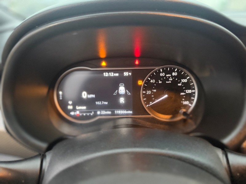 Nissan Kicks Vehicle Full-screen Gallery Image 10