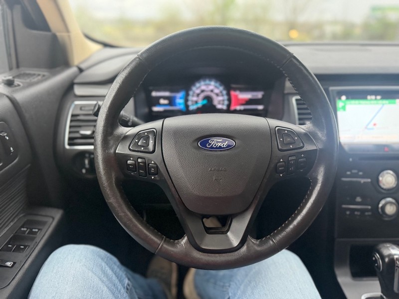 Ford Flex Vehicle Full-screen Gallery Image 11