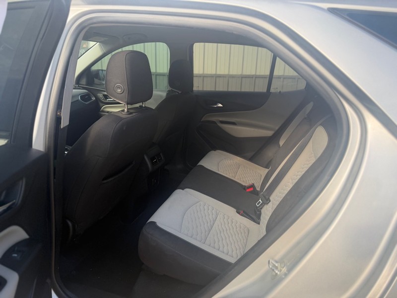 Chevrolet Equinox Vehicle Full-screen Gallery Image 5