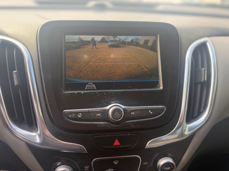 Chevrolet Equinox Vehicle Full-screen Gallery Image 8