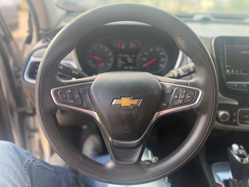 Chevrolet Equinox Vehicle Full-screen Gallery Image 9