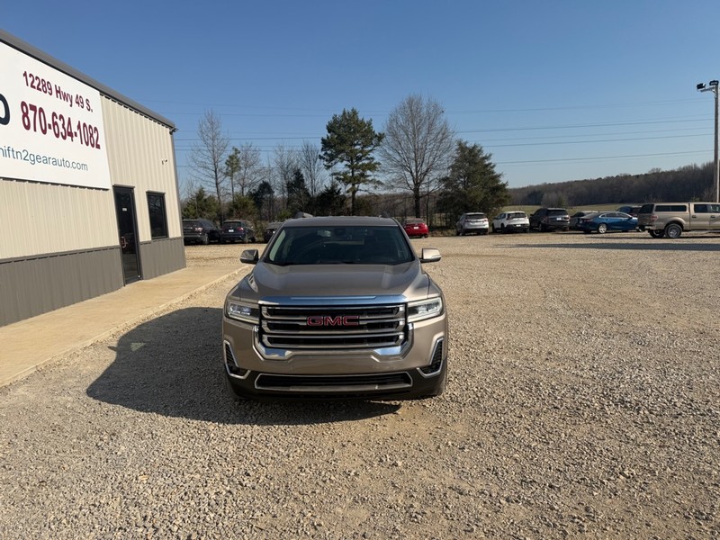 GMC Acadia Vehicle Full-screen Gallery Image 2
