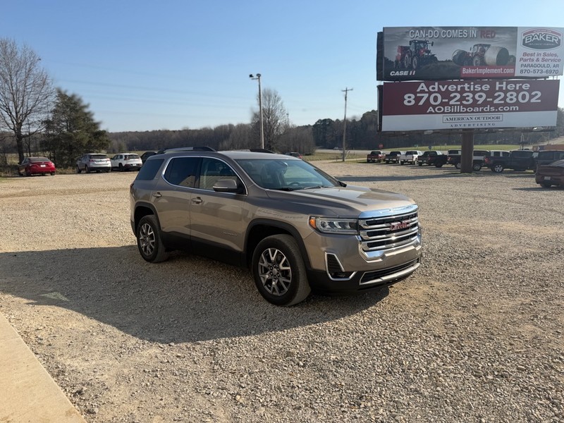 GMC Acadia Vehicle Full-screen Gallery Image 3