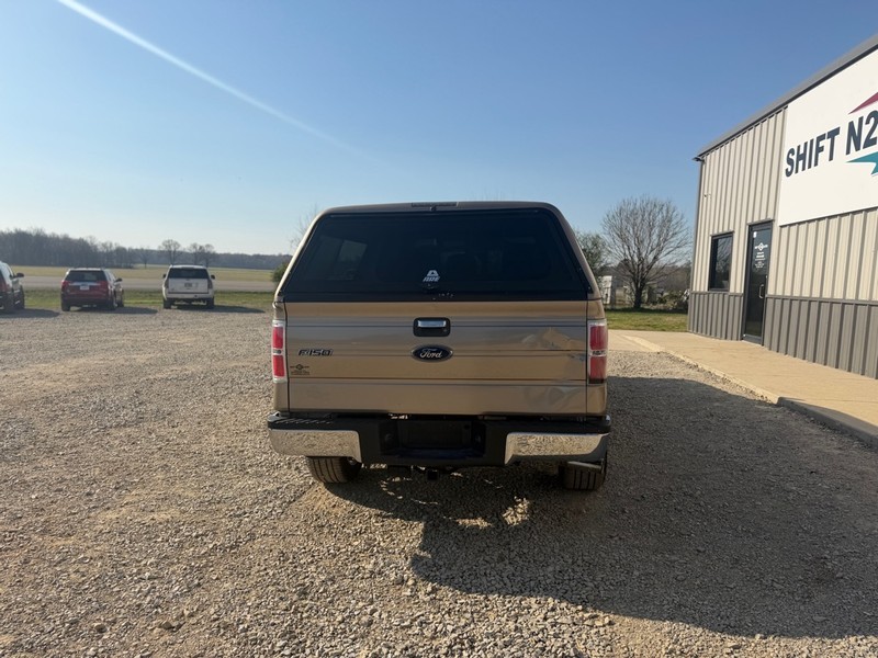 Ford F-150 Vehicle Full-screen Gallery Image 4