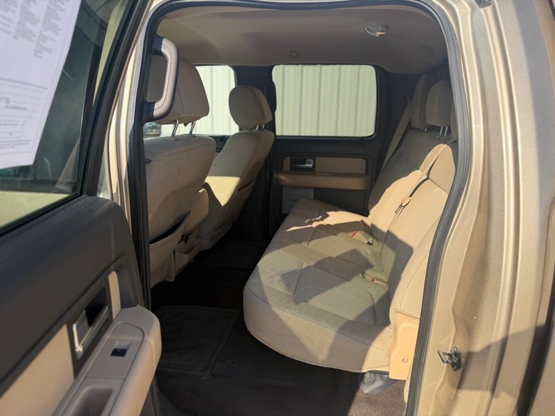 Ford F-150 Vehicle Full-screen Gallery Image 5